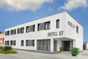 Гостиница Hotel 37  Altdorf